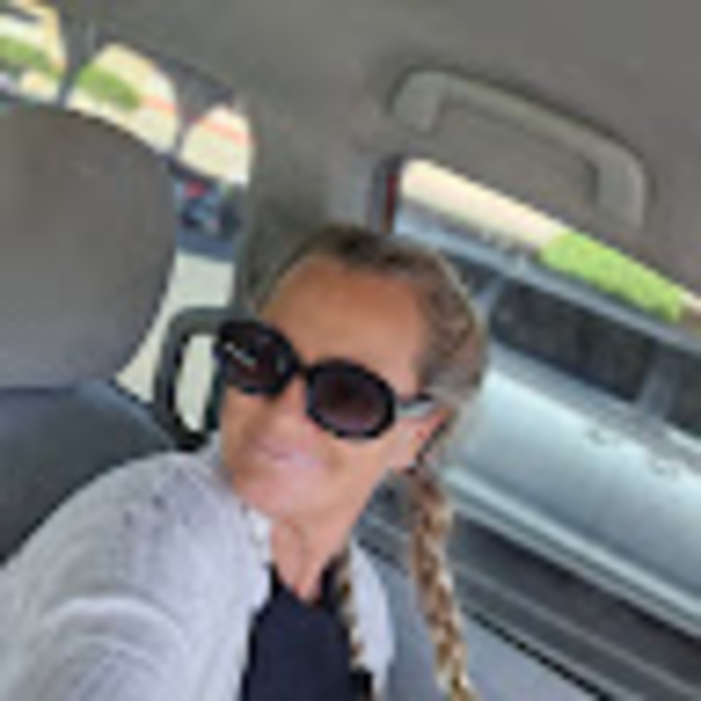 Meet your Posher, Maria silvina